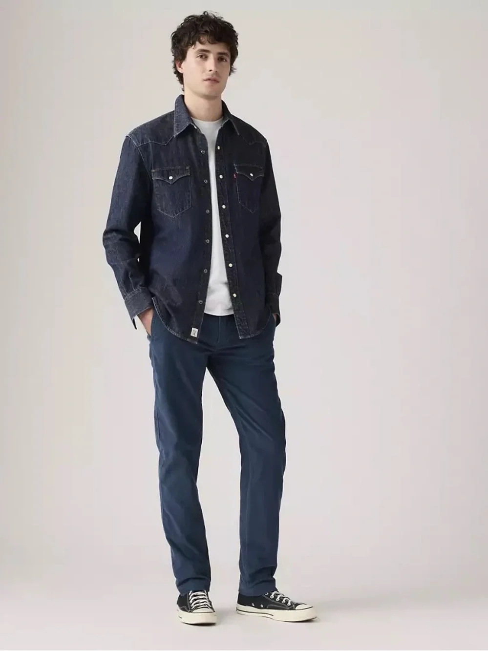 NWT- Levi’s- Xx Chino Standard Taper Corduroy Men's Pants. 32x30. Zodiac Blue